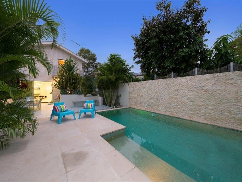 9 McIntyre Street, Wooloowin QLD 4030