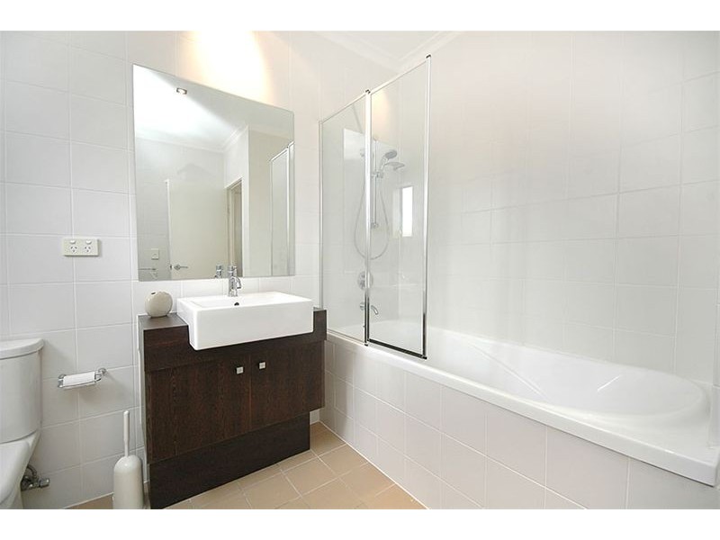 98 Racecourse Road, Ascot QLD 4007