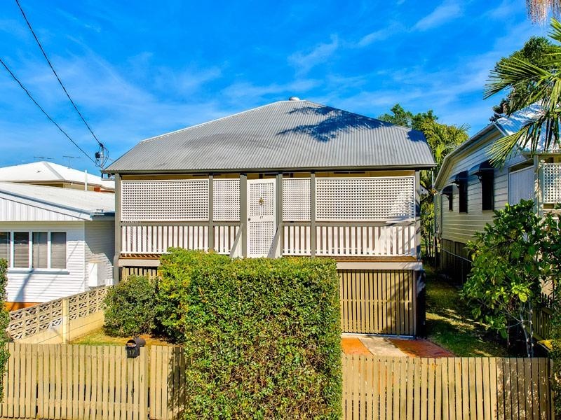 17 Dobson Street, Ascot QLD 4007