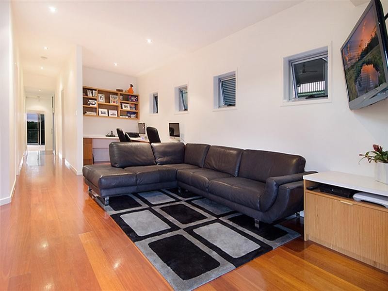 24 Evelyn Street, Grange QLD 4051