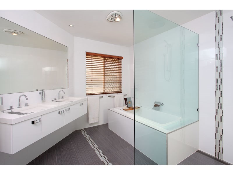 3 Mercury Court, Bridgeman Downs QLD 4035