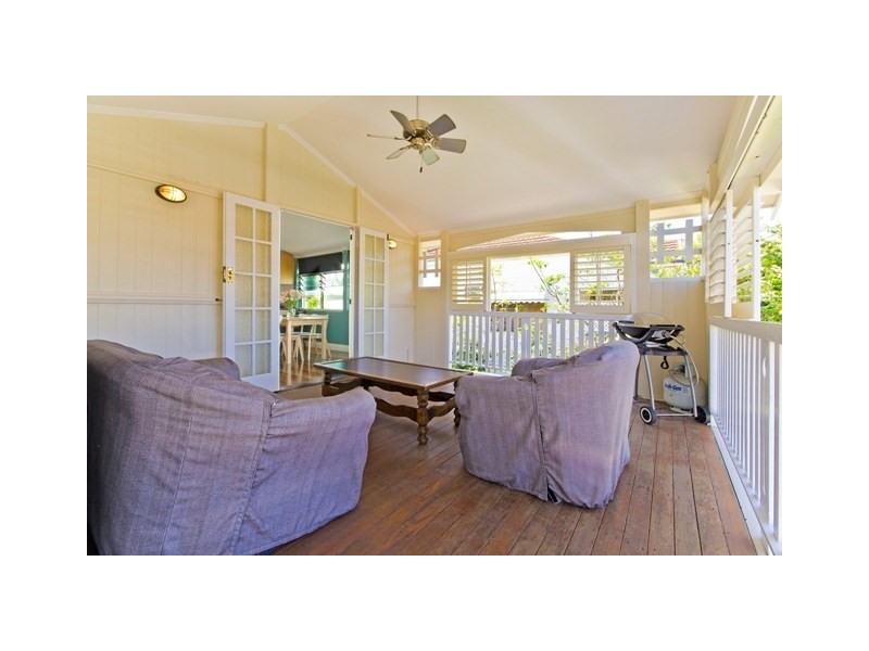70 Winchester Street, Hamilton QLD 4007