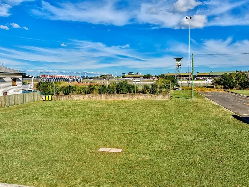 114 Mein Street, Hendra QLD 4011