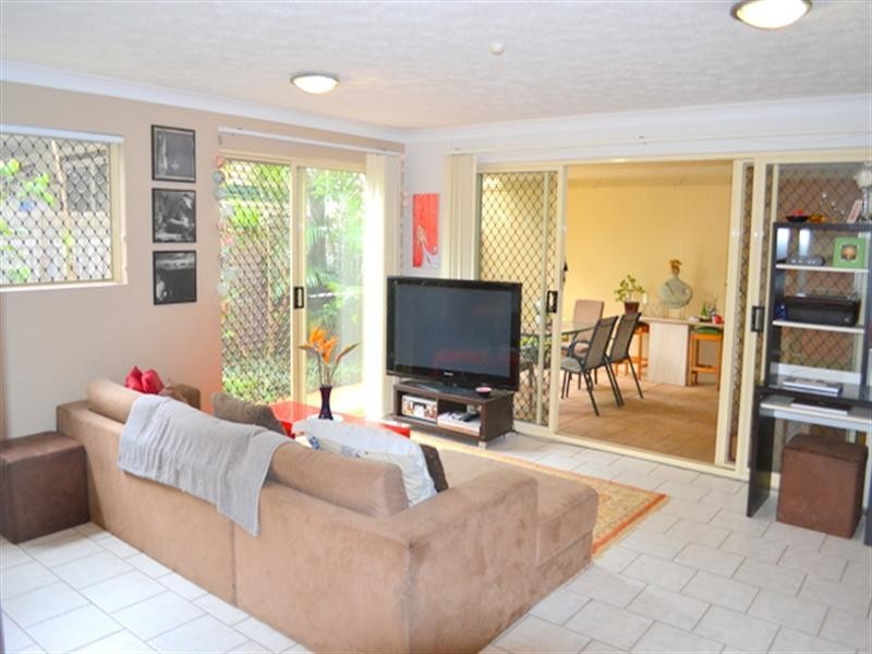 1/12 Buxton Street, Ascot QLD 4007