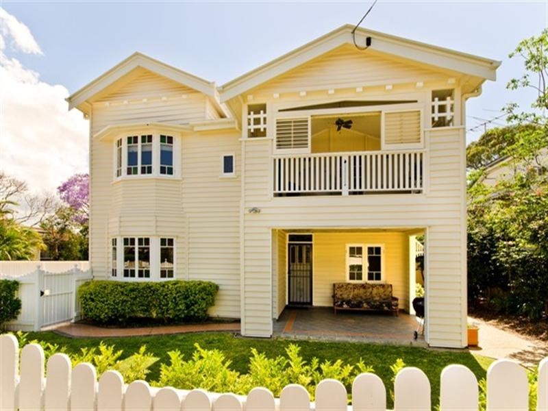 70 Winchester Street, Hamilton QLD 4007