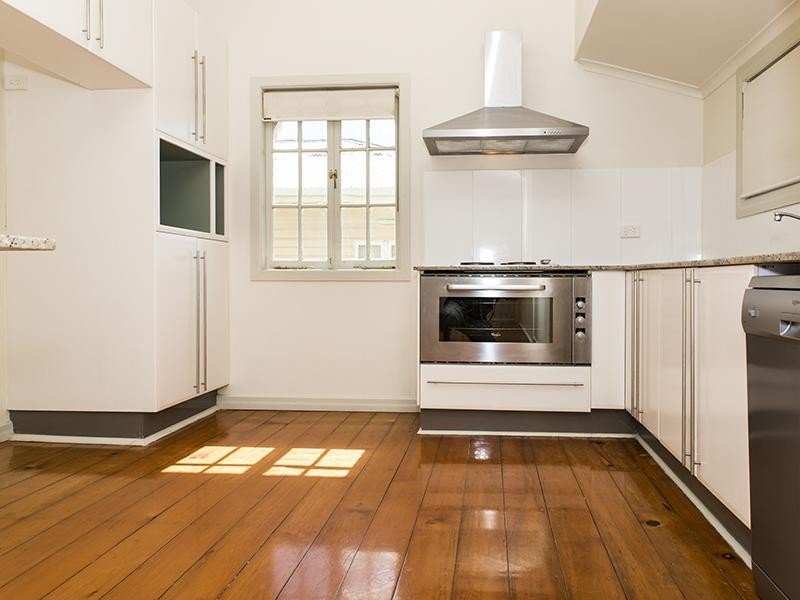 24 Gordon Street, Hendra QLD 4011