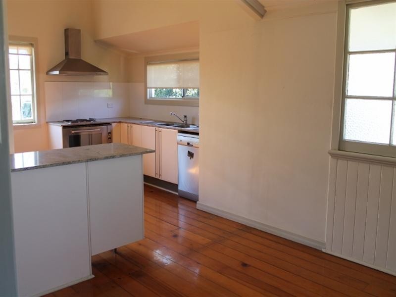 24 Gordon Street, Hendra QLD 4011