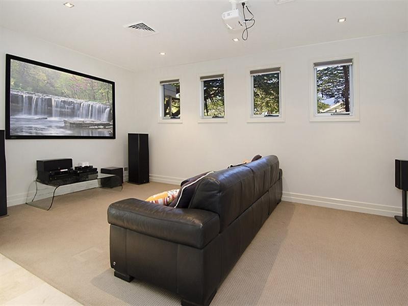 2 School Street, Hendra QLD 4011