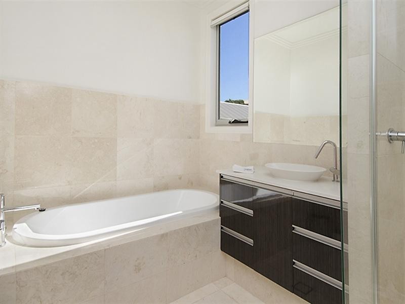 2 School Street, Hendra QLD 4011