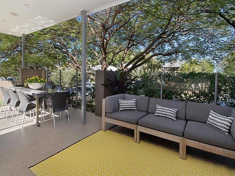 2 School Street, Hendra QLD 4011