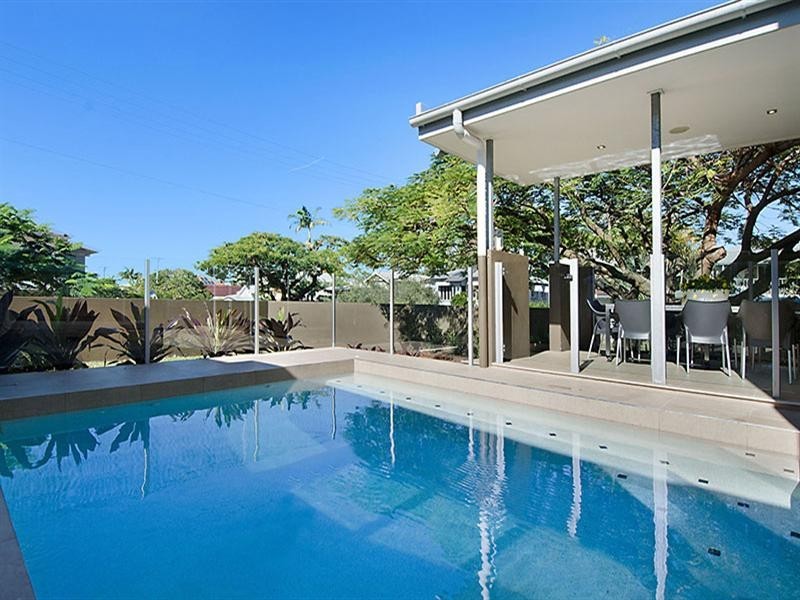 2 School Street, Hendra QLD 4011