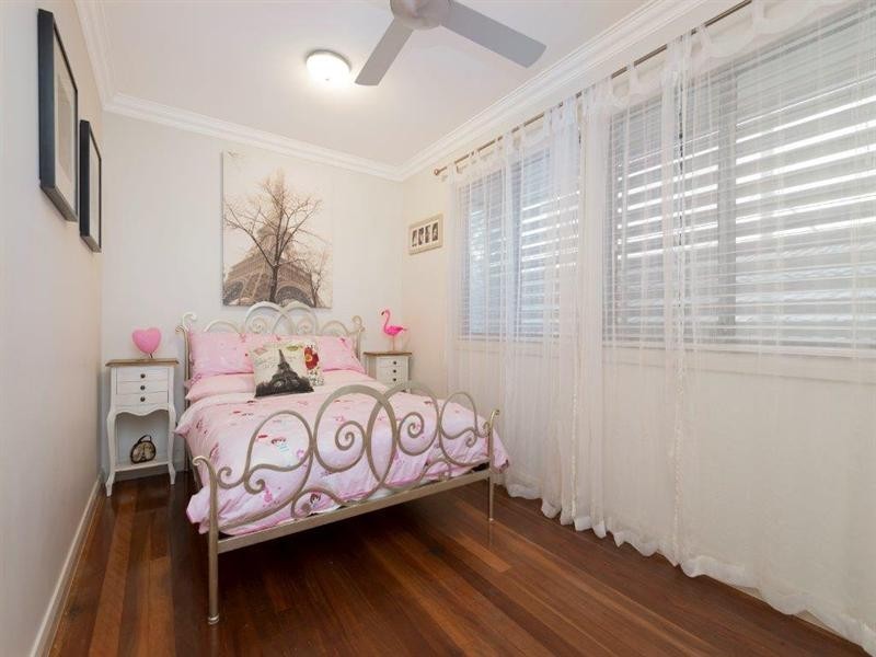 9 McIntyre Street, Wooloowin QLD 4030