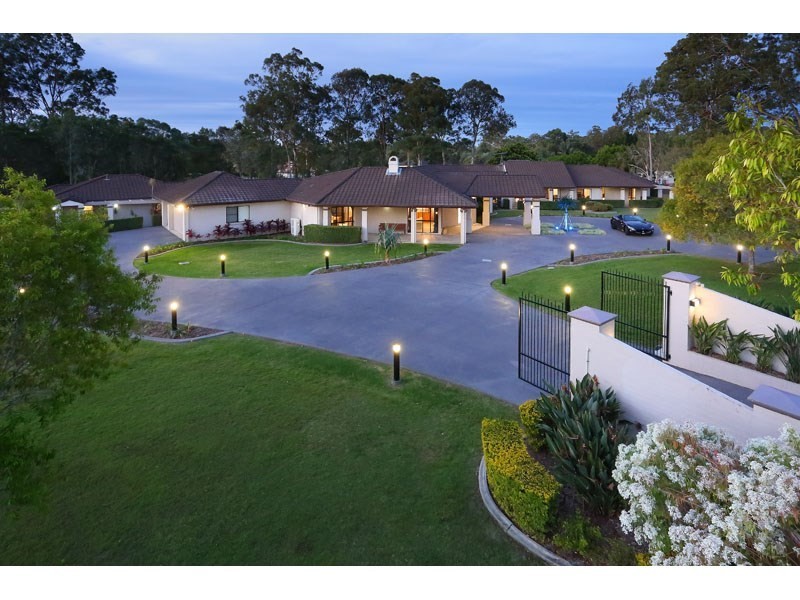 125 Camelot Place, Bridgeman Downs QLD 4035