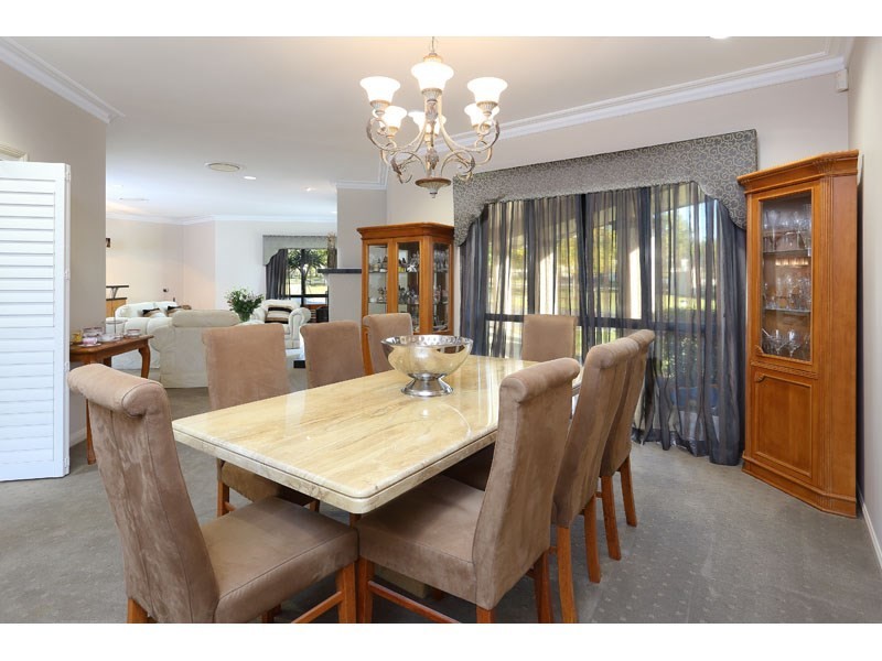 125 Camelot Place, Bridgeman Downs QLD 4035