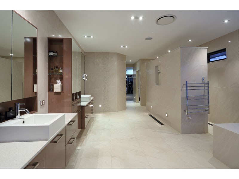125 Camelot Place, Bridgeman Downs QLD 4035