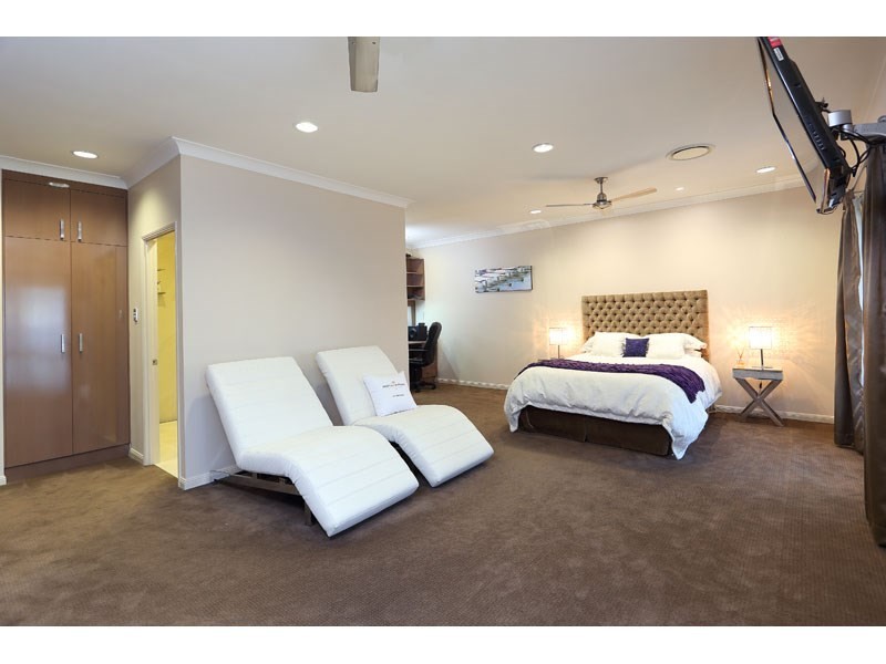 125 Camelot Place, Bridgeman Downs QLD 4035