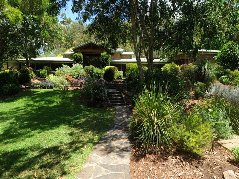 520 Gold Creek Road, Brookfield QLD 4069