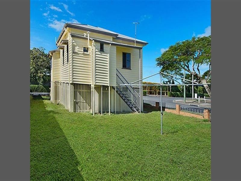 242 Nudgee Road, Hendra QLD 4011