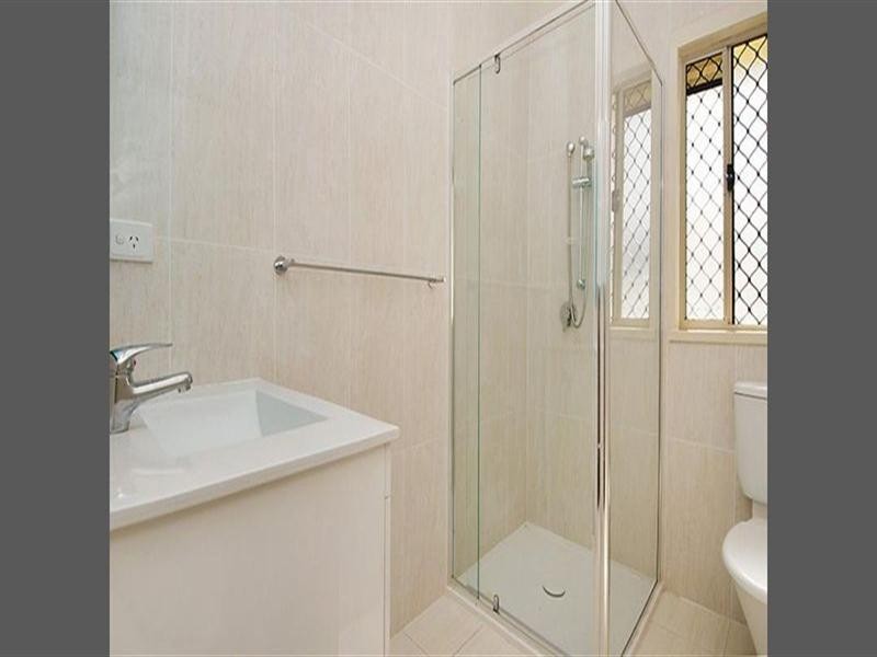 242 Nudgee Road, Hendra QLD 4011
