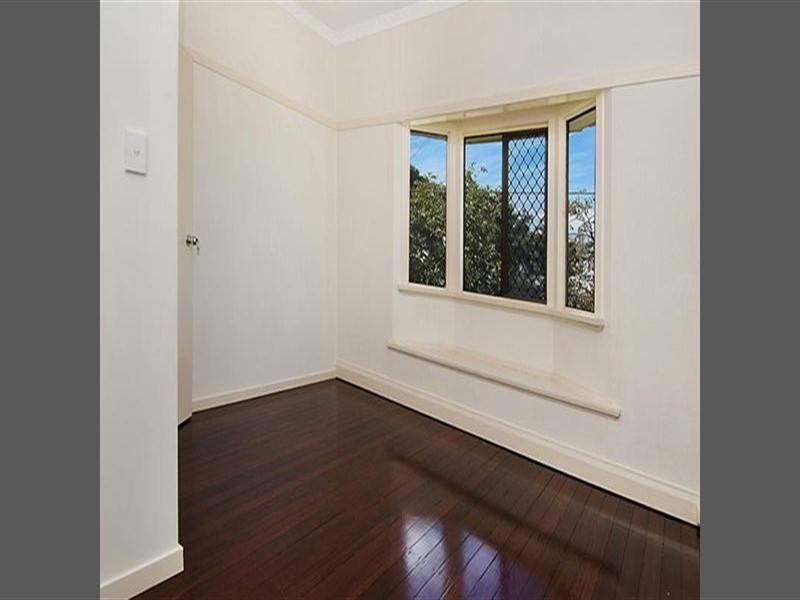 242 Nudgee Road, Hendra QLD 4011