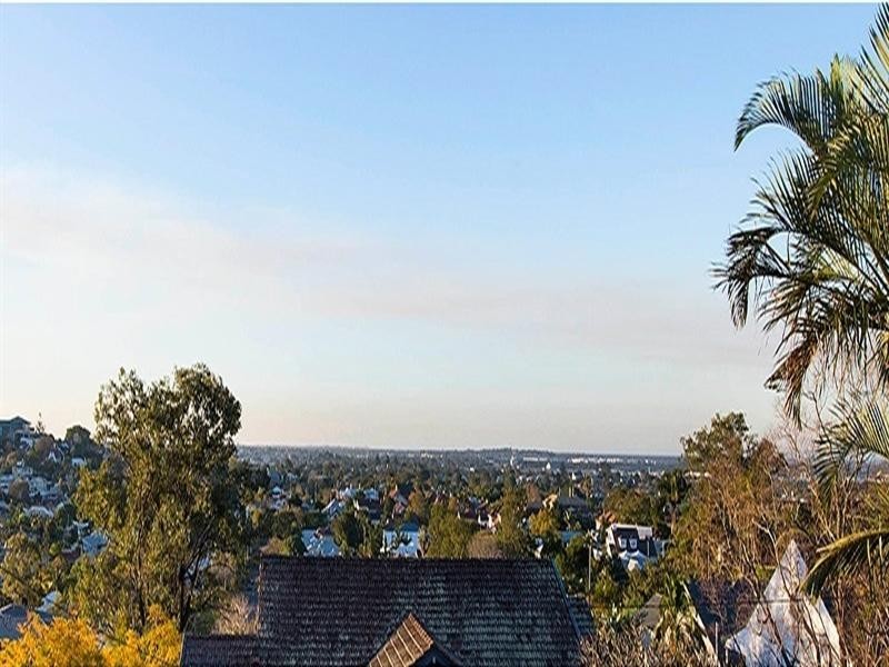 19 Circe Street, Hamilton QLD 4007