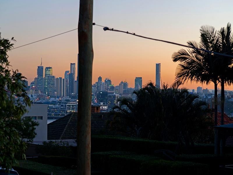 19 Circe Street, Hamilton QLD 4007