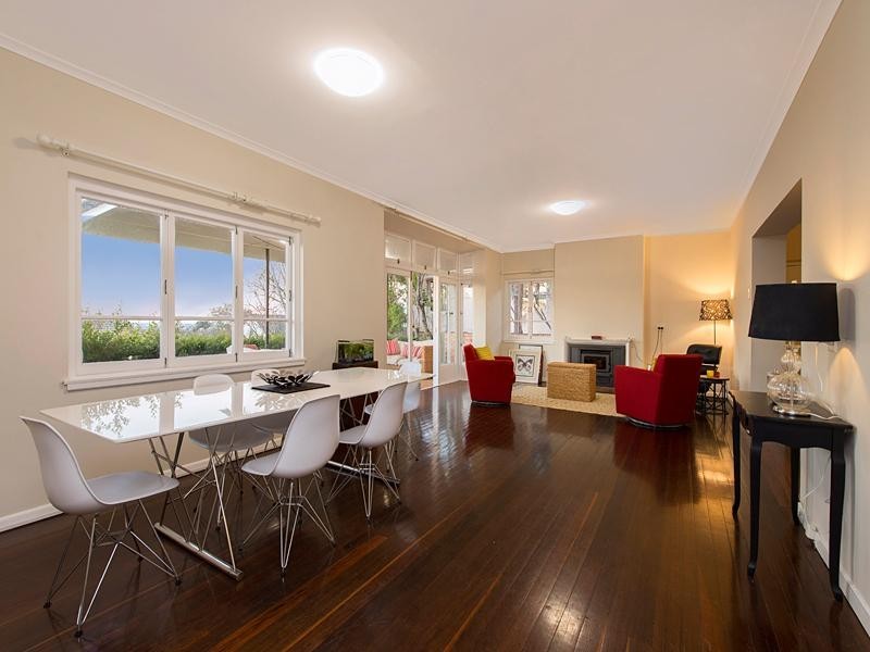 19 Circe Street, Hamilton QLD 4007