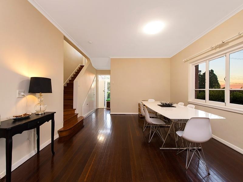 19 Circe Street, Hamilton QLD 4007