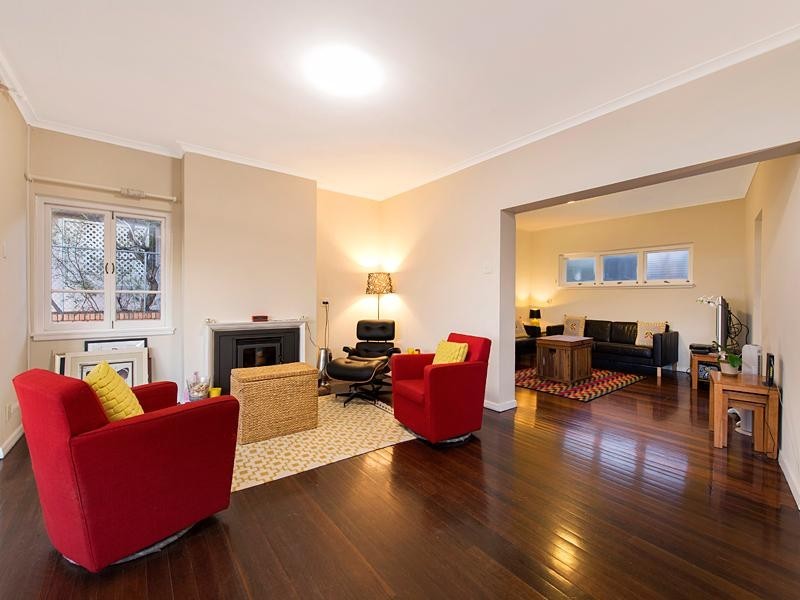 19 Circe Street, Hamilton QLD 4007