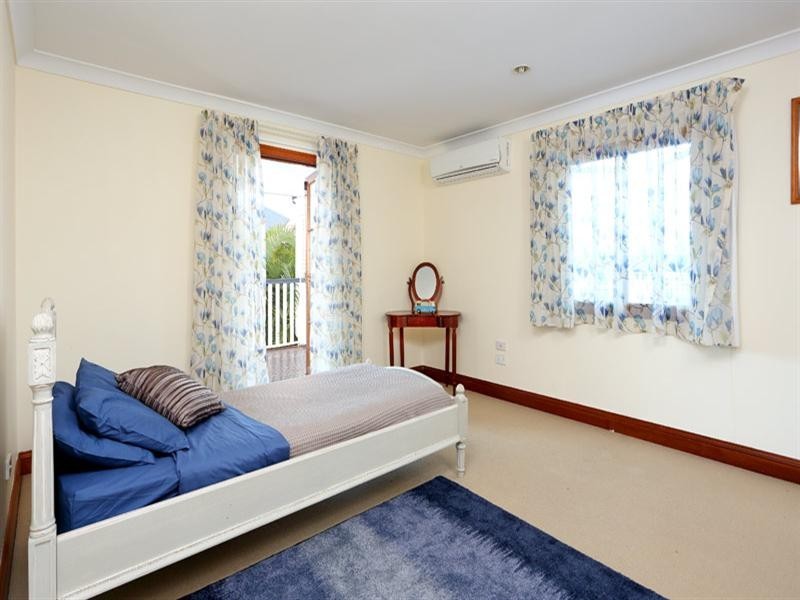 26 Allen Street, Hamilton QLD 4007