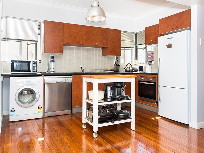 2/430 Sandgate Road, Albion QLD 4010