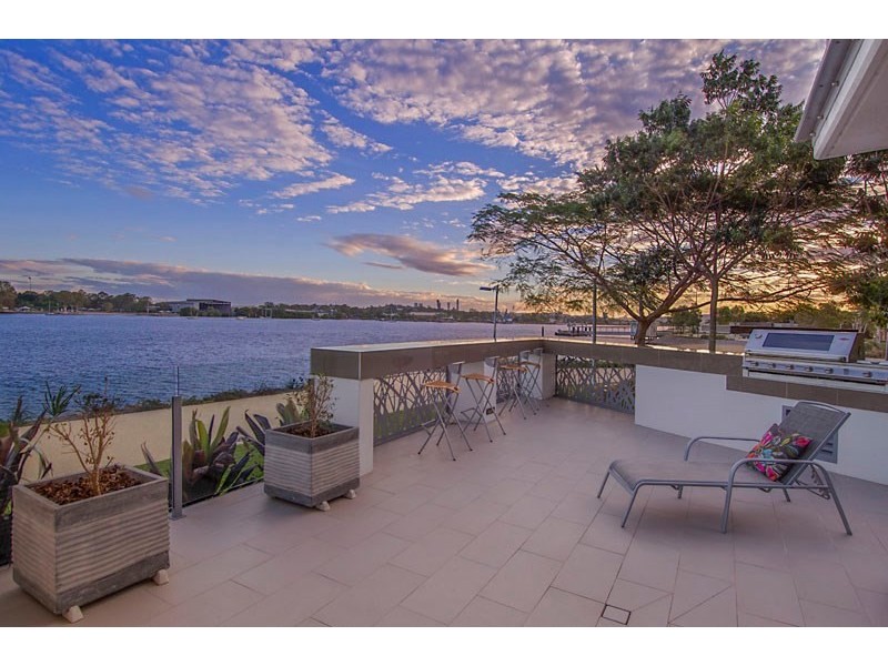 1105/118 Parkside Circuit, Hamilton QLD 4007