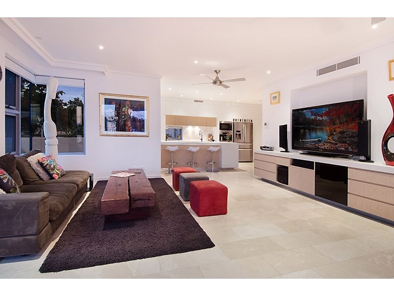 1105/118 Parkside Circuit, Hamilton QLD 4007