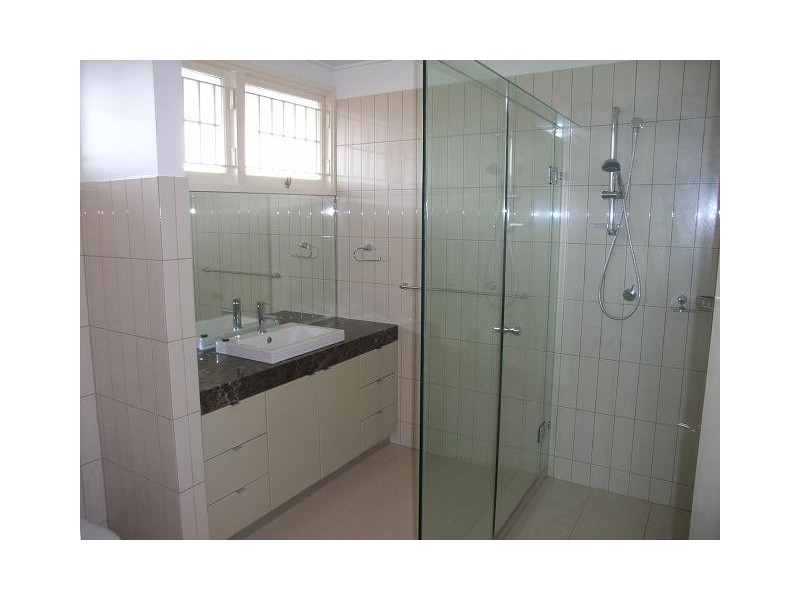 5 Whyenbah Street, Hamilton QLD 4007