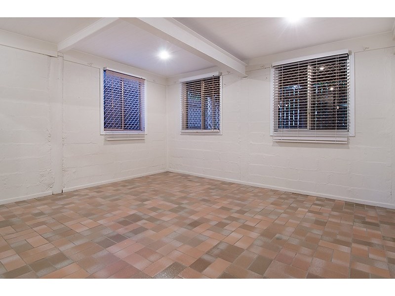 12 Lincoln Street, Wilston QLD 4051