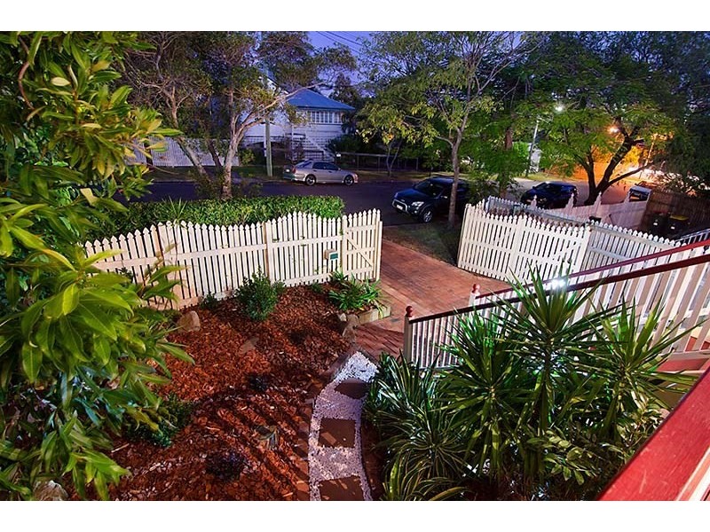 12 Lincoln Street, Wilston QLD 4051