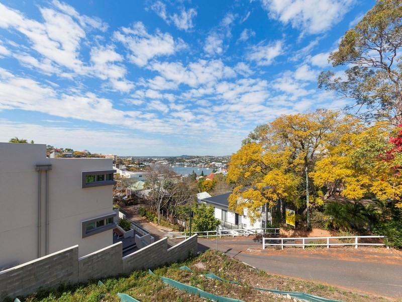 4 Langside Road, Hamilton QLD 4007