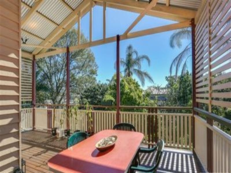 9 Ashbolt Street, Wooloowin QLD 4030