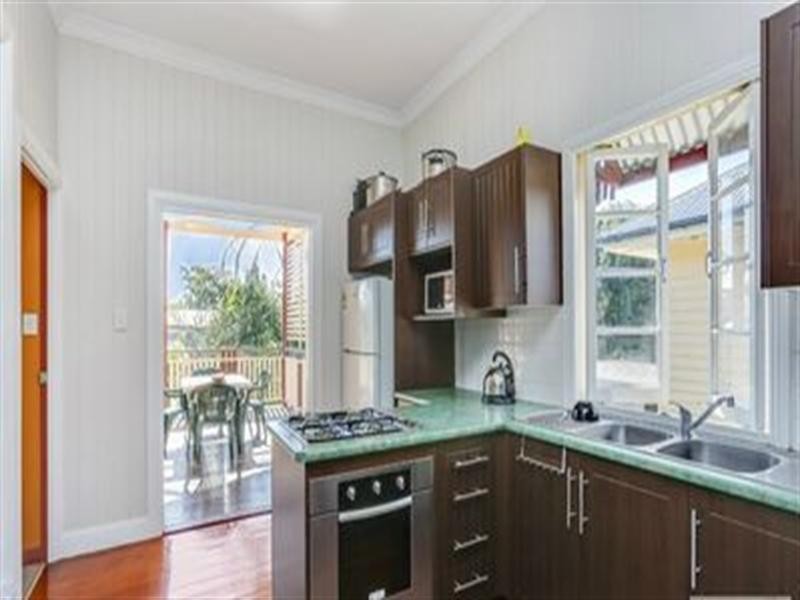 9 Ashbolt Street, Wooloowin QLD 4030