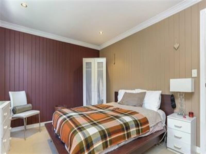 9 Ashbolt Street, Wooloowin QLD 4030