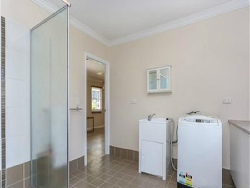 9 Ashbolt Street, Wooloowin QLD 4030