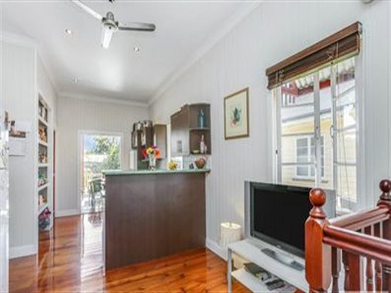 9 Ashbolt Street, Wooloowin QLD 4030