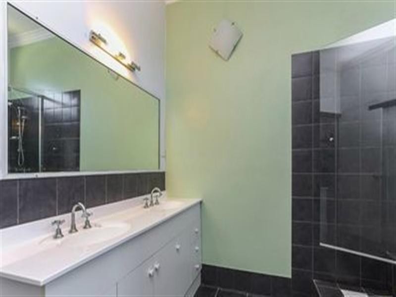 9 Ashbolt Street, Wooloowin QLD 4030