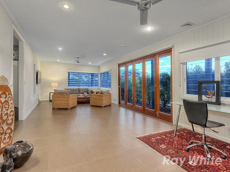 55 Chaseley Street, Nudgee Beach QLD 4014