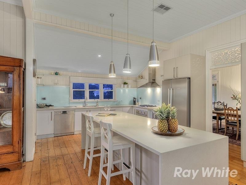 55 Chaseley Street, Nudgee Beach QLD 4014