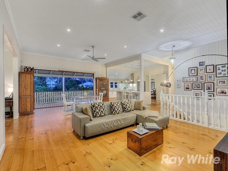 55 Chaseley Street, Nudgee Beach QLD 4014