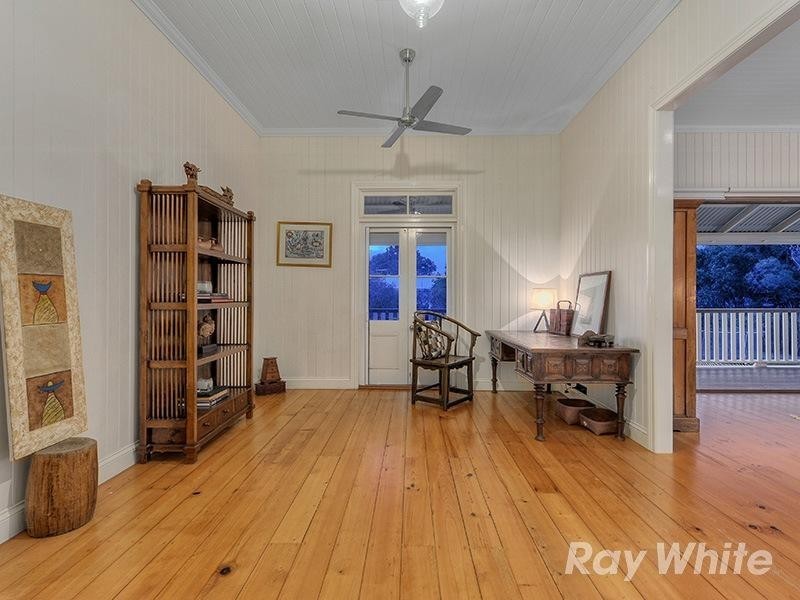 55 Chaseley Street, Nudgee Beach QLD 4014