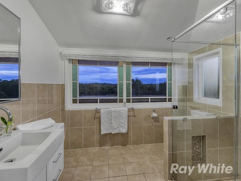 55 Chaseley Street, Nudgee Beach QLD 4014