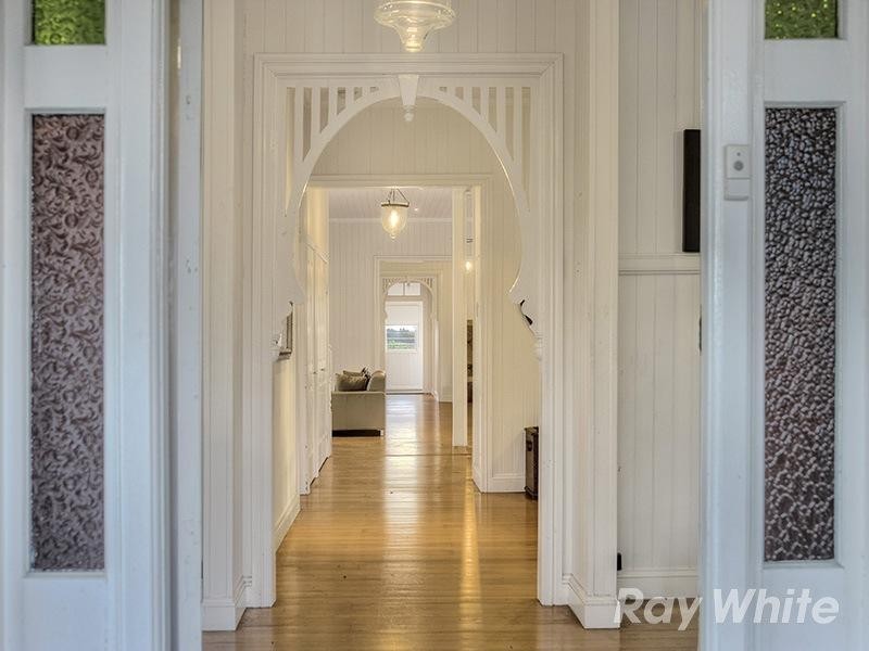 55 Chaseley Street, Nudgee Beach QLD 4014