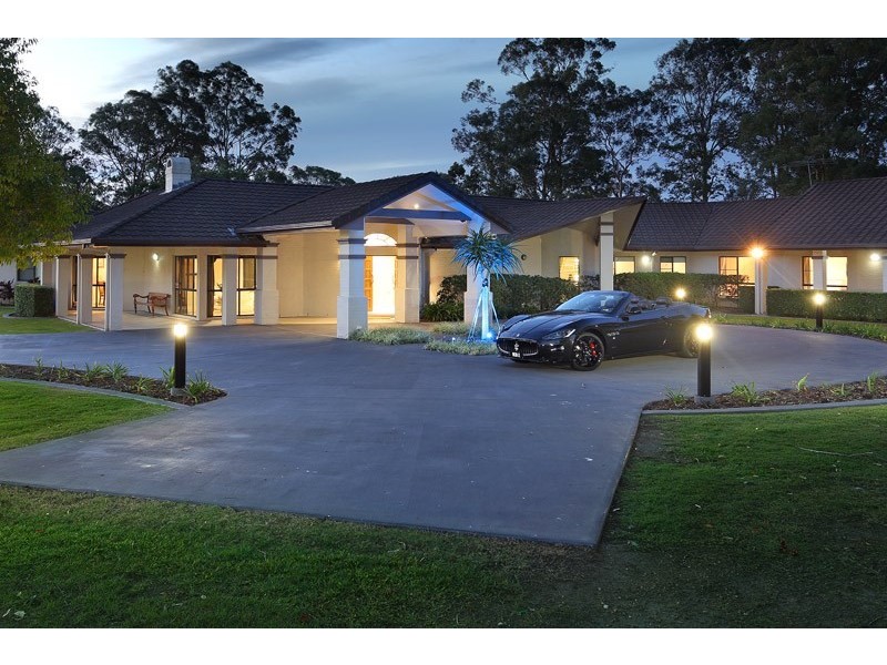125 Camelot Place, Bridgeman Downs QLD 4035
